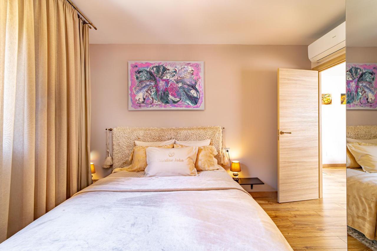 Perla De Malagueta Apartment Малага Екстериор снимка