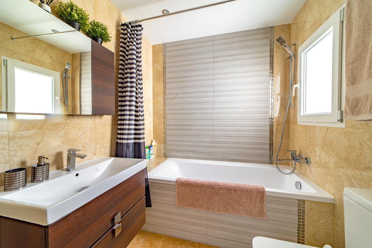 Perla De Malagueta Apartment Малага Екстериор снимка